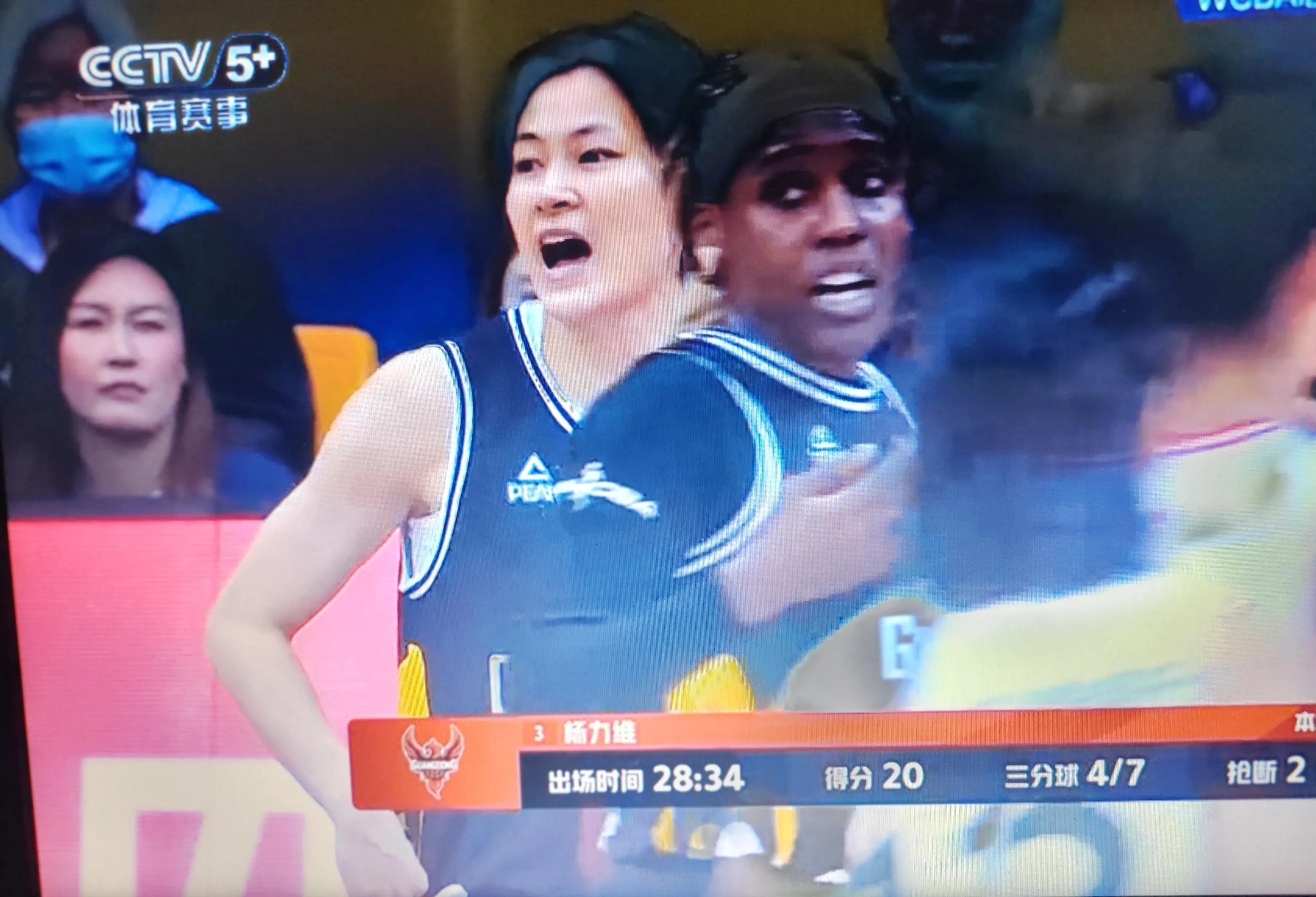  冲刺阶段突围战来临，四川男篮围绕荷甲外线爆发，悬念犹存，控场能力成焦点